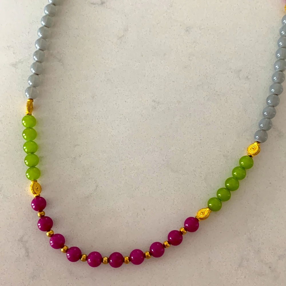 Pink, grey and green beaded necklace. - Picture 3 of 5